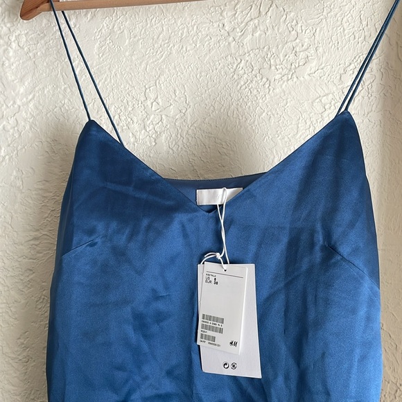Satin blue top new with tags. H&M size US 8. Classy stylish sophisticated vibes - Picture 3 of 4